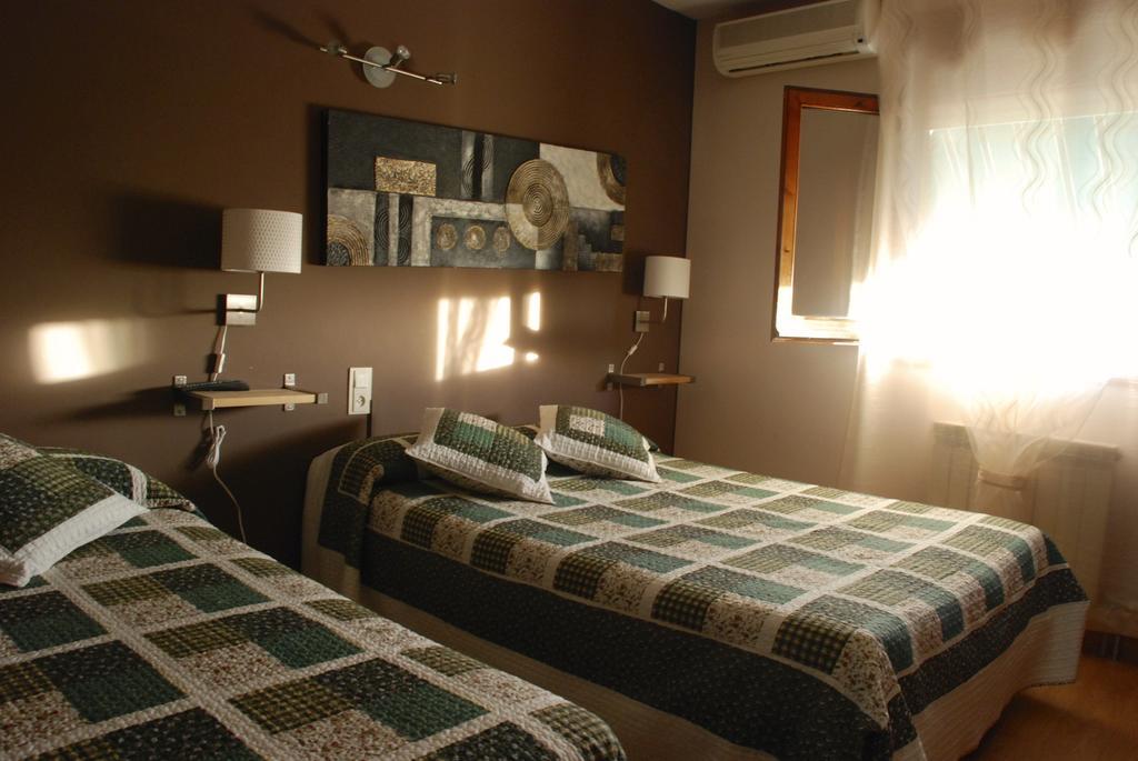 Hostal Delgado Benabarre Quarto foto